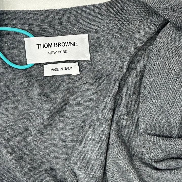 Thom Browne Thom Browne Classic V-Neck Knit Cardigan for Men Size US M / EU 48-50 / 2 - 3 Thumbnail
