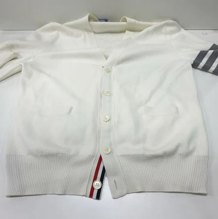 Thom Browne Thom Browne Logo Stripe V-Neck Cardigan Size US M / EU 48-50 / 2 - 10 Thumbnail