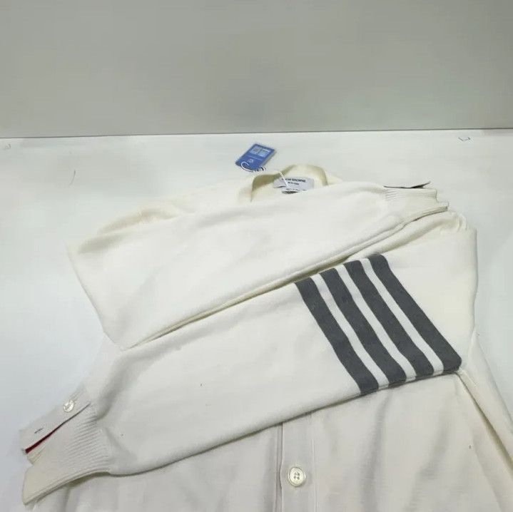 Thom Browne Thom Browne Logo Stripe V-Neck Cardigan Size US M / EU 48-50 / 2 - 7 Thumbnail