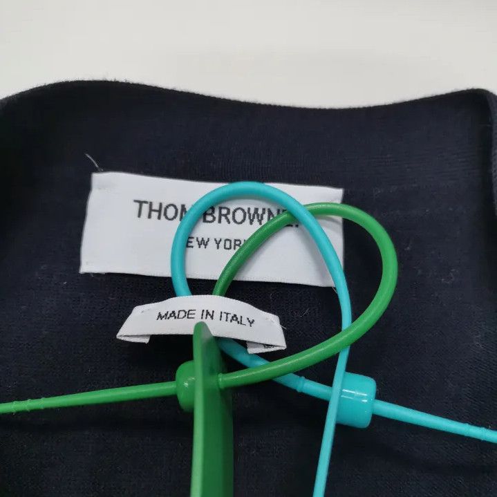 Thom Browne Thom Browne Classic V-Neck Merino Wool Cardigan Size US M / EU 48-50 / 2 - 2 Thumbnail