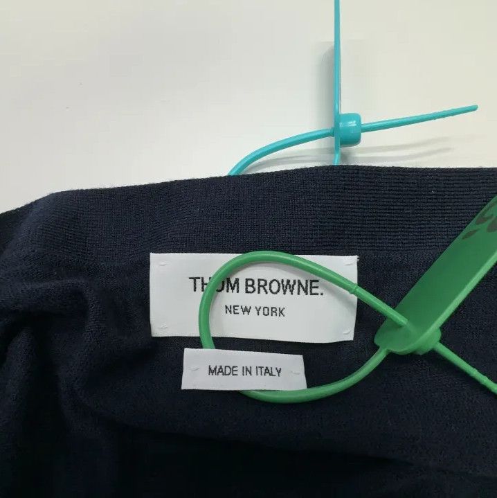 Thom Browne Thom Browne Classic Striped V-Neck Cardigan Size US XL / EU 56 / 4 - 2 Thumbnail