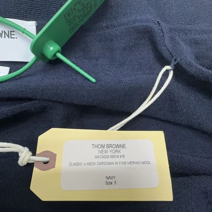 Thom Browne Thom Browne Classic Striped V-Neck Cardigan Size US XL / EU 56 / 4 - 3 Thumbnail