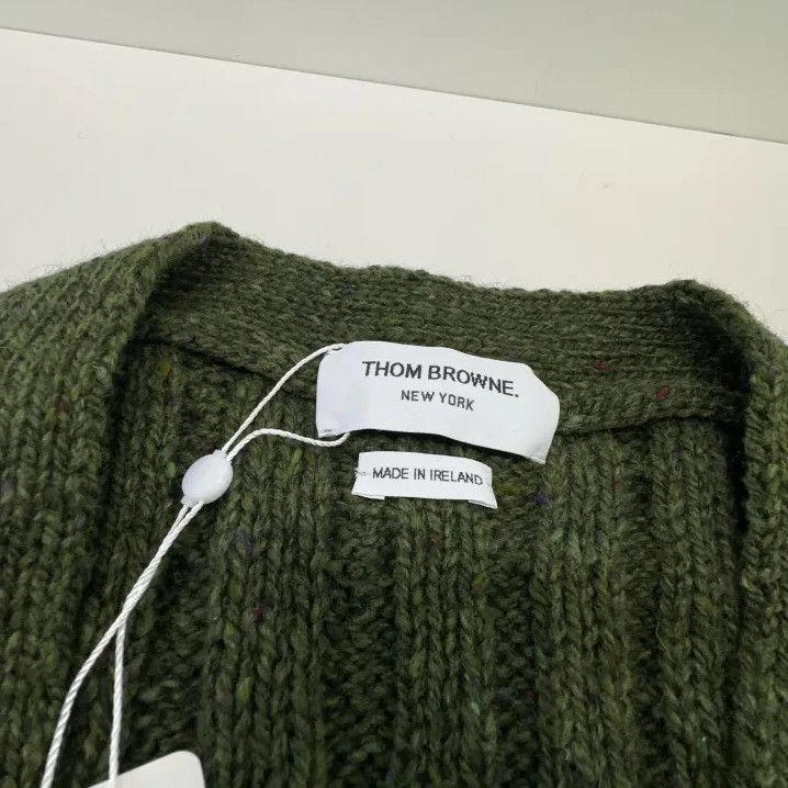 Thom Browne Thom Browne V-Neck Wool Sweater in Dark Green Size US S / EU 44-46 / 1 - 4 Thumbnail