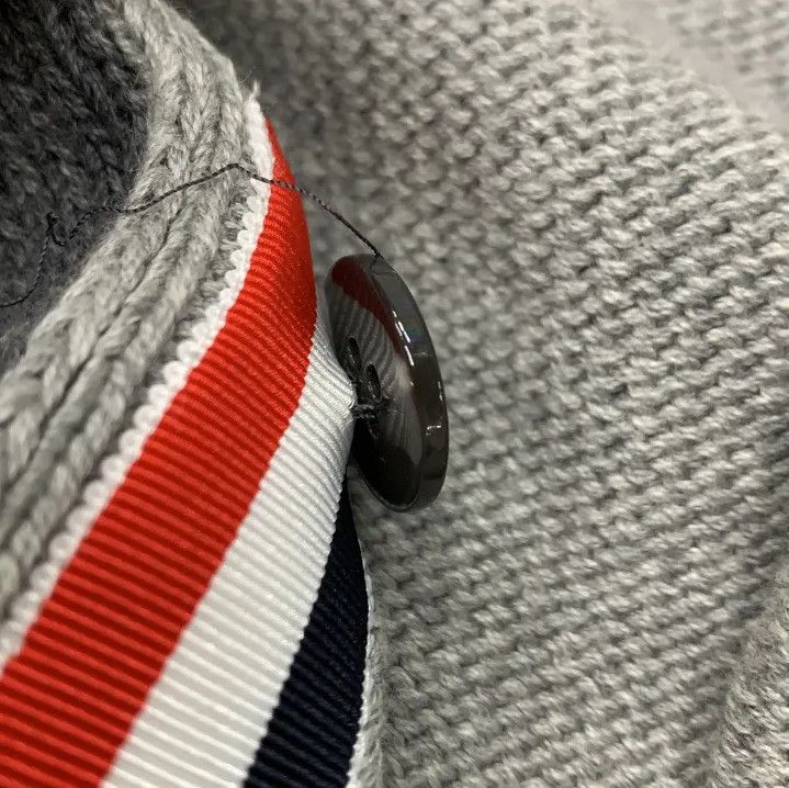 Thom Browne Thom Browne Gray Striped V-Neck Long Sleeve Knitwear Size US S / EU 44-46 / 1 - 6 Thumbnail