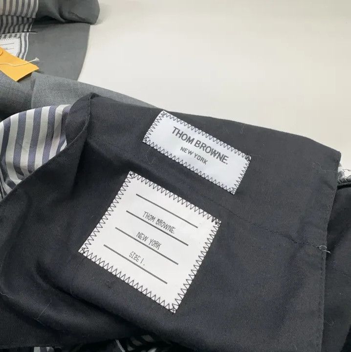 Thom Browne Thom Browne Gray Classic Wool Suit Size US S / EU 44-46 / 1 - 11 Thumbnail