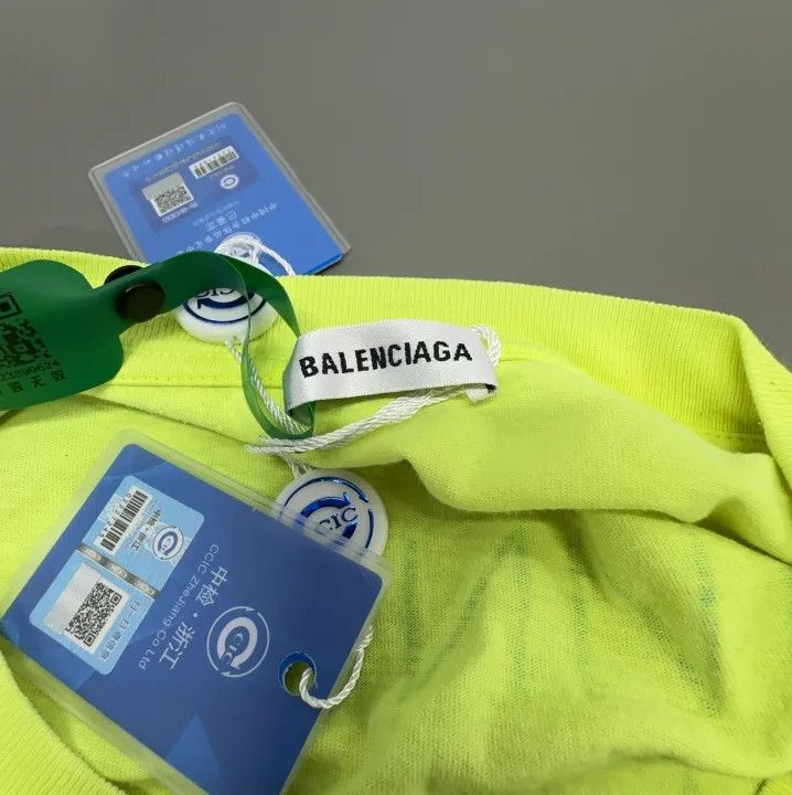 Balenciaga Balenciaga WFP Charity Neon Short Sleeve T-Shirt Size US M / EU 48-50 / 2 - 4 Thumbnail