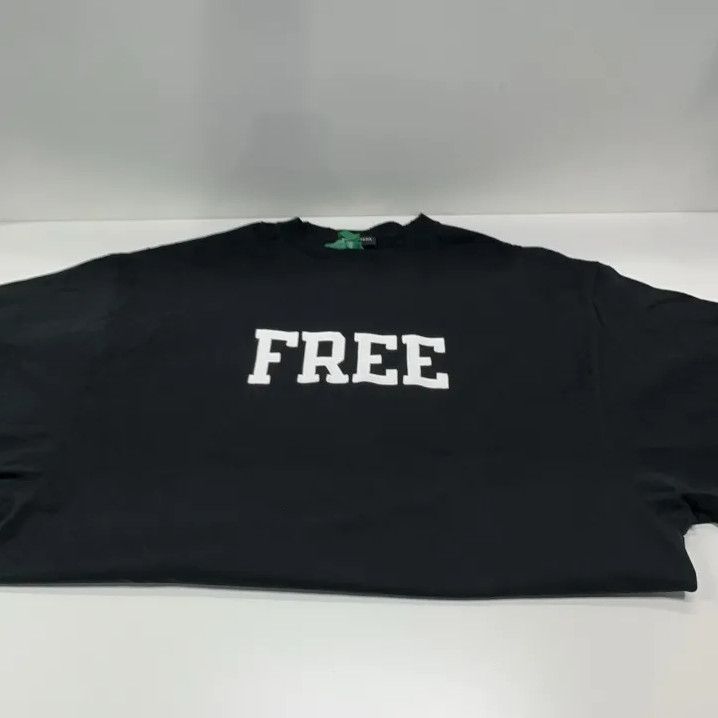 Balenciaga Balenciaga Classic Black "FREE" T-Shirt Size US XS / EU 42 / 0 - 8 Thumbnail
