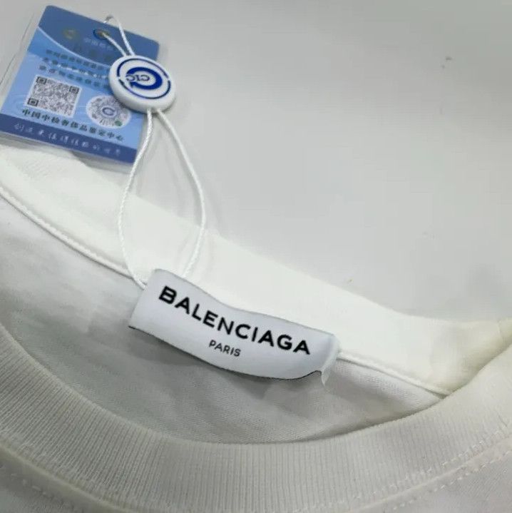Balenciaga Balenciaga Classic Embroidered T-Shirt in White Size US S / EU 44-46 / 1 - 6 Thumbnail