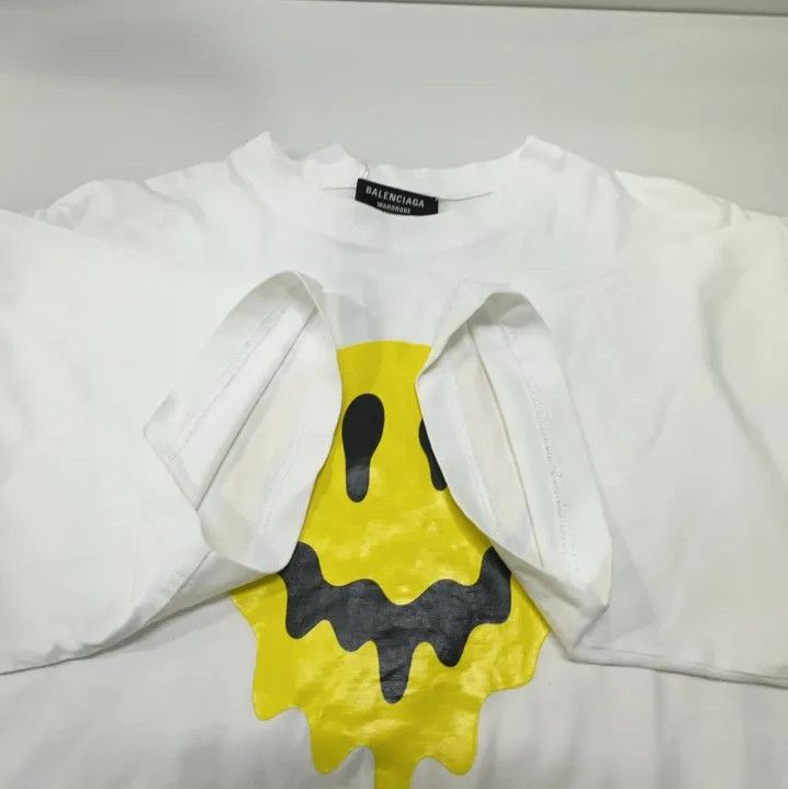 Balenciaga Balenciaga Melted Smiley Face Graphic T-Shirt Size US S / EU 44-46 / 1 - 8 Thumbnail