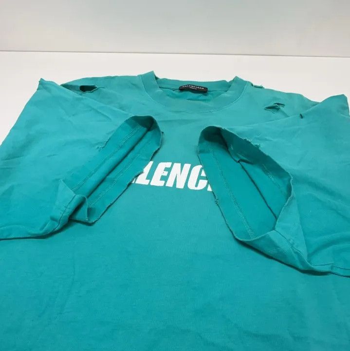 Balenciaga Balenciaga Distressed Logo Short Sleeve T-Shirt Size US XS / EU 42 / 0 - 10 Thumbnail