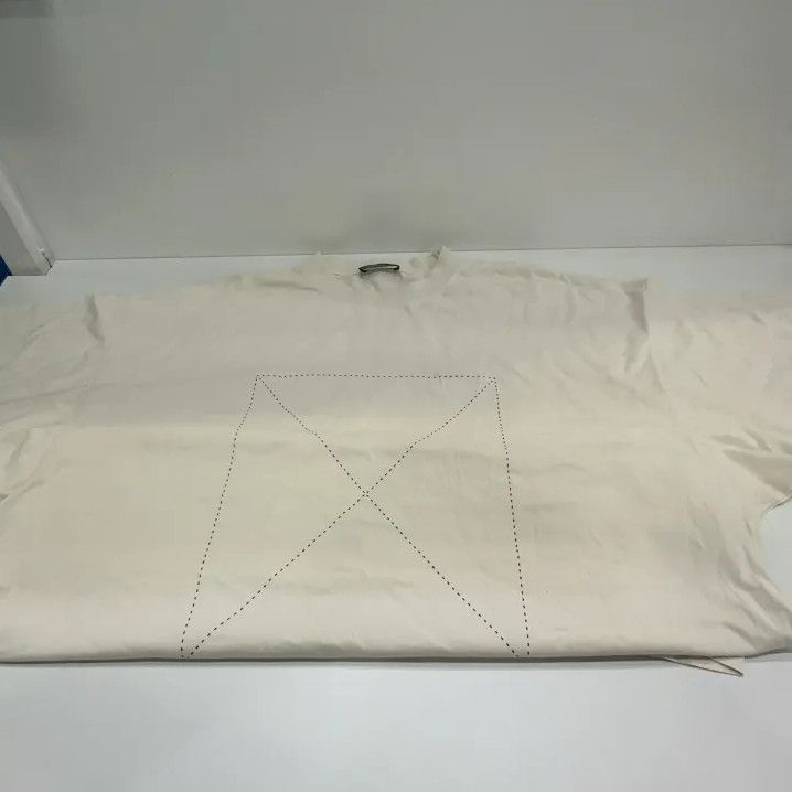 Balenciaga Balenciaga Beige Graphic Round Neck Short Sleeve T-Shirt Size US M / EU 48-50 / 2 - 9 Thumbnail