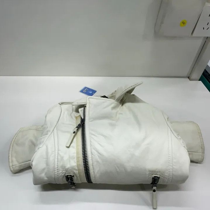 Balenciaga Balenciaga Stylish Versatile Zipper Leather Jacket Size US S / EU 44-46 / 1 - 19 Thumbnail