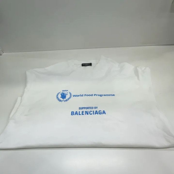 Balenciaga Balenciaga World Food Programme Logo T-Shirt Size US M / EU 48-50 / 2 - 8 Thumbnail