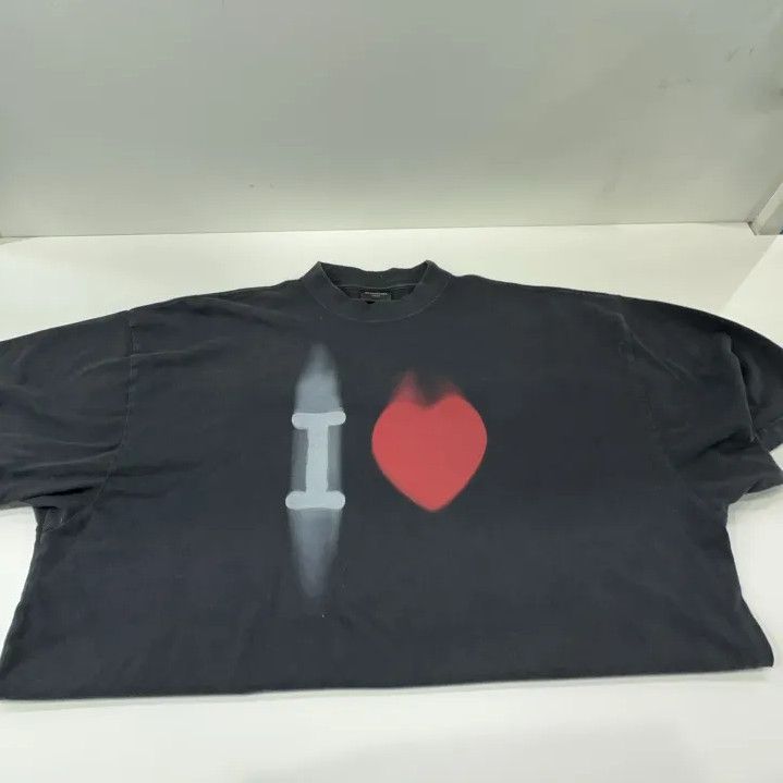 Balenciaga Balenciaga I Heart Print Short Sleeve T-Shirt Size US S / EU 44-46 / 1 - 12 Thumbnail