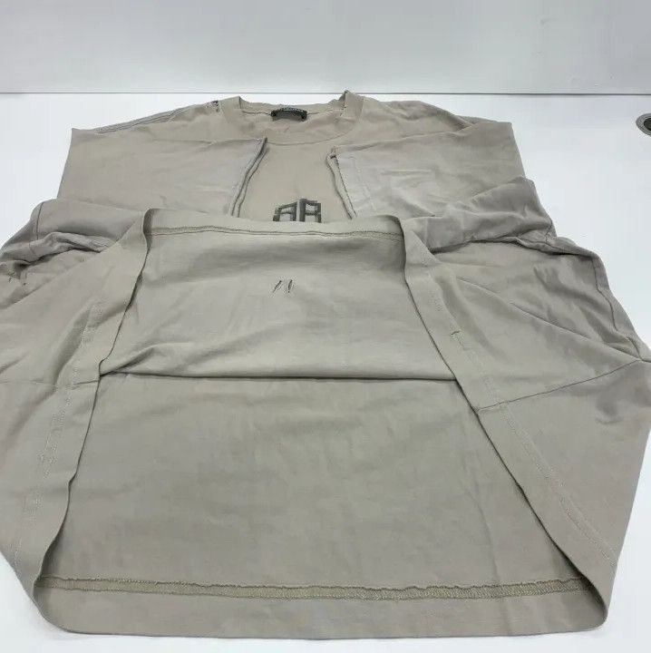 Balenciaga Balenciaga Distressed Logo Short Sleeve T-Shirt Size US S / EU 44-46 / 1 - 9 Thumbnail