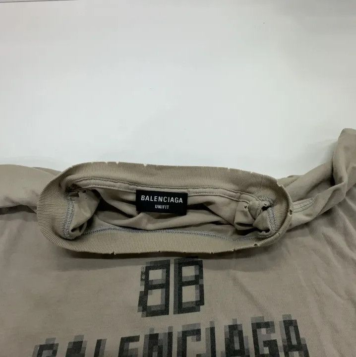 Balenciaga Balenciaga Distressed Logo Short Sleeve T-Shirt Size US S / EU 44-46 / 1 - 7 Thumbnail
