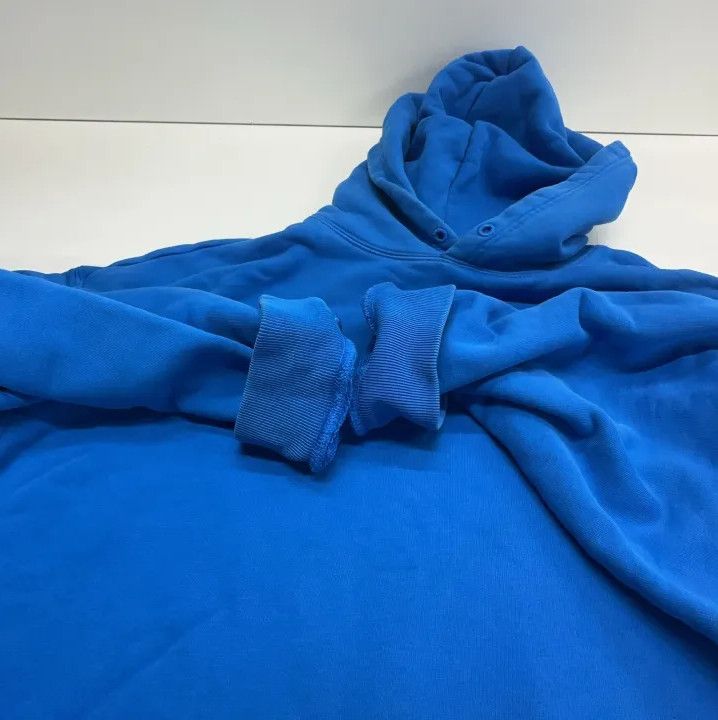 Balenciaga Balenciaga Casual Minimalist Hoodie in Bright Blue Size US S / EU 44-46 / 1 - 9 Thumbnail