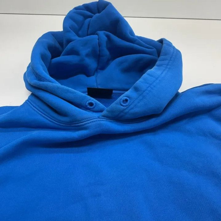 Balenciaga Balenciaga Casual Minimalist Hoodie in Bright Blue Size US S / EU 44-46 / 1 - 7 Thumbnail