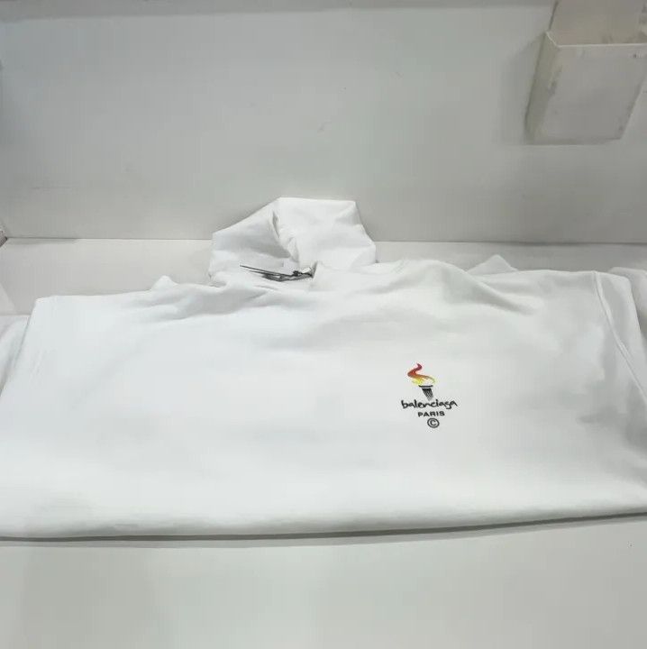 Balenciaga Balenciaga White Printed Long Sleeve Hoodie Size US XS / EU 42 / 0 - 8 Thumbnail