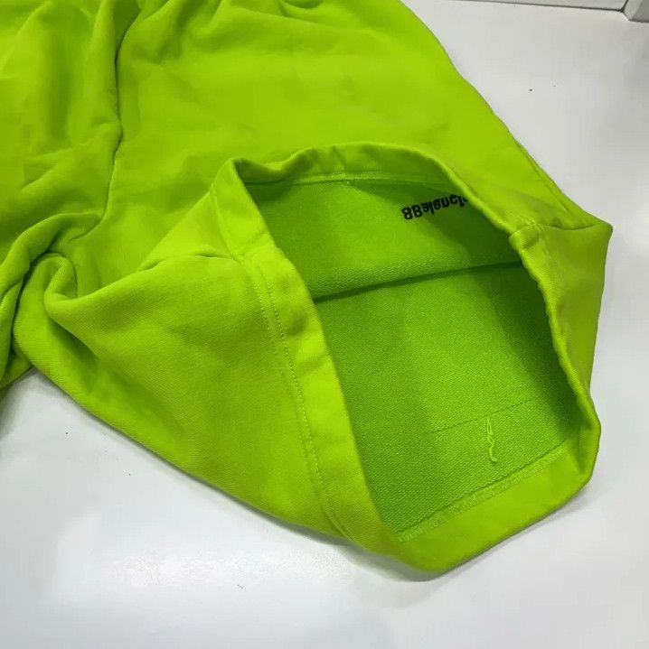 Balenciaga Balenciaga SS23 Solid Logo Pattern Loose Shorts Size US 26 / EU 42 - 9 Thumbnail