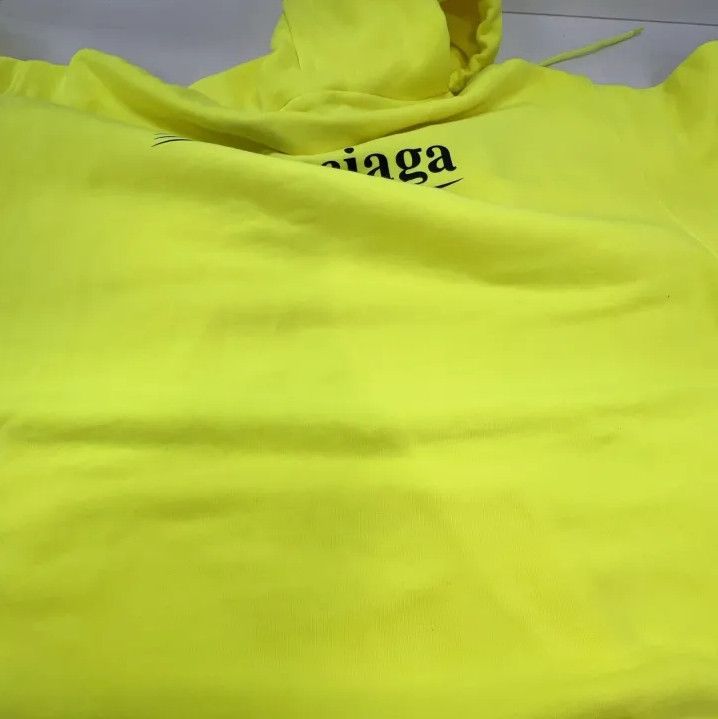 Balenciaga Balenciaga Neon Yellow Logo Long Sleeve Sweatshirt Size US M / EU 48-50 / 2 - 9 Thumbnail