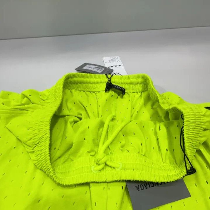 Balenciaga Balenciaga Men's Green Sports Mesh Shorts Size US 27 - 9 Thumbnail