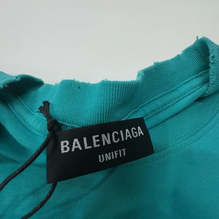 Balenciaga Balenciaga Distressed Logo OverSized T-shirt Size US XS / EU 42 / 0 - 4 Thumbnail