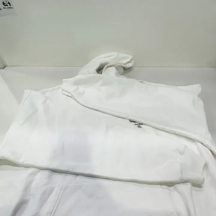 Balenciaga Balenciaga White Long Sleeve Hoodie with Torch Print Size US XS / EU 42 / 0 - 8 Thumbnail