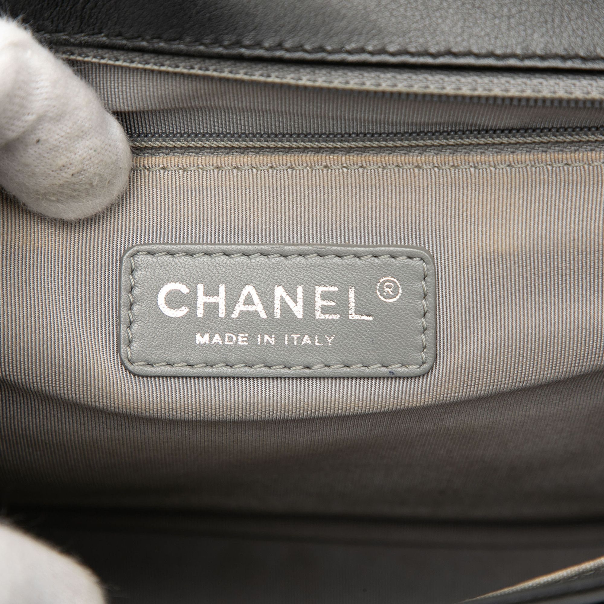 Chanel Chanel Large Quilted Lambskin Boy Flap Size ONE SIZE - 5 Thumbnail