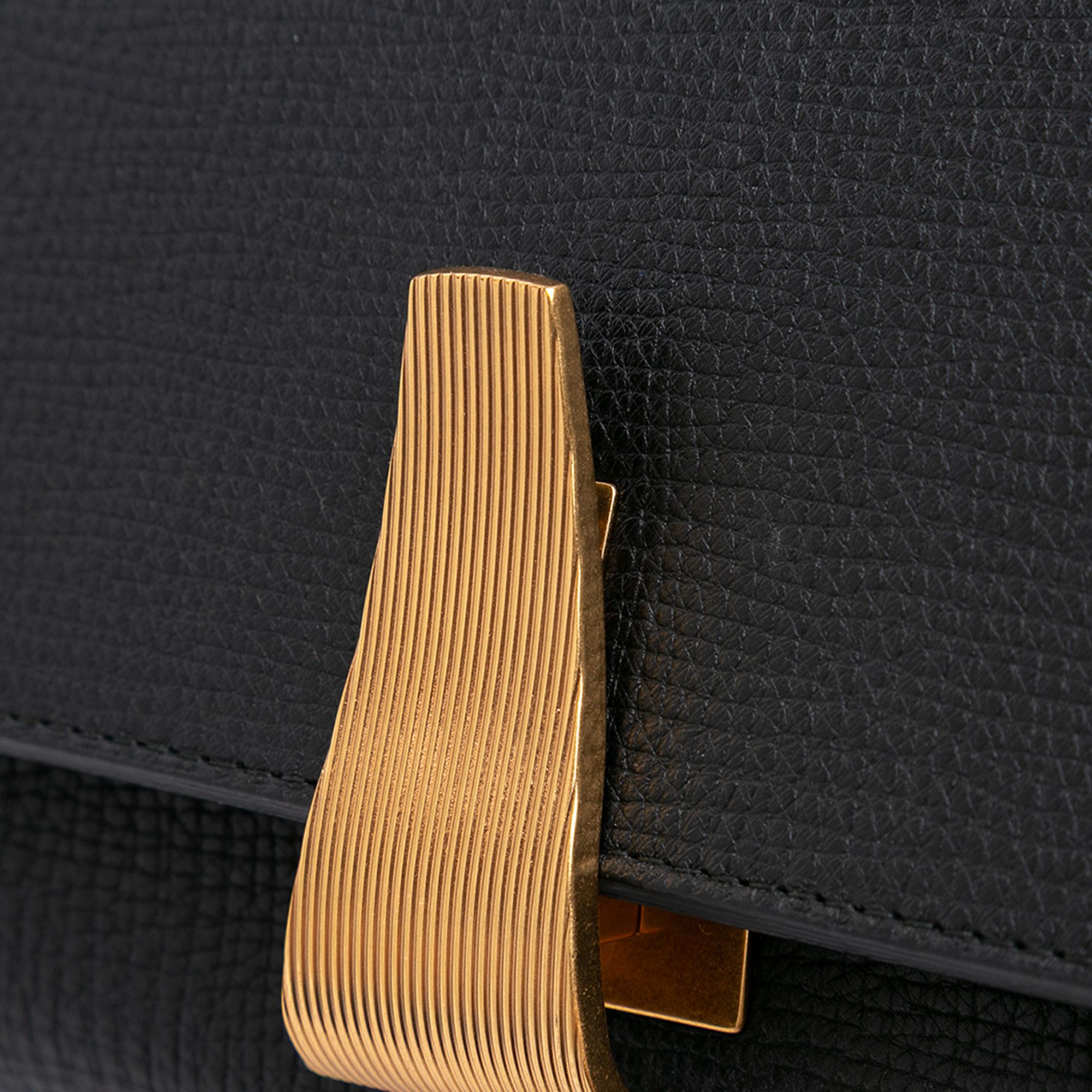 Bottega Veneta Bottega Veneta Grained Calfskin BV Angle Shoulder Bag Size ONE SIZE - 11 Thumbnail