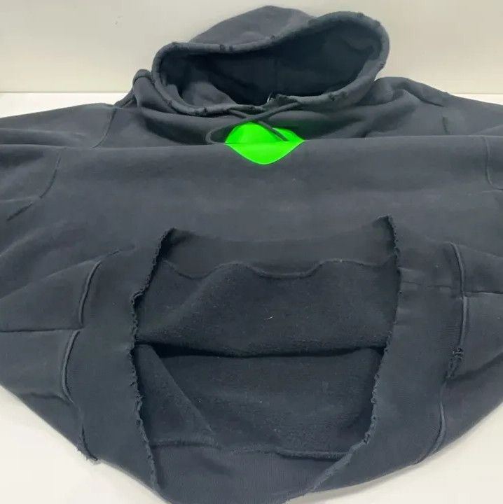 Balenciaga Balenciaga SS21 Black Graphic Hoodie for Men Size US XS / EU 42 / 0 - 10 Thumbnail