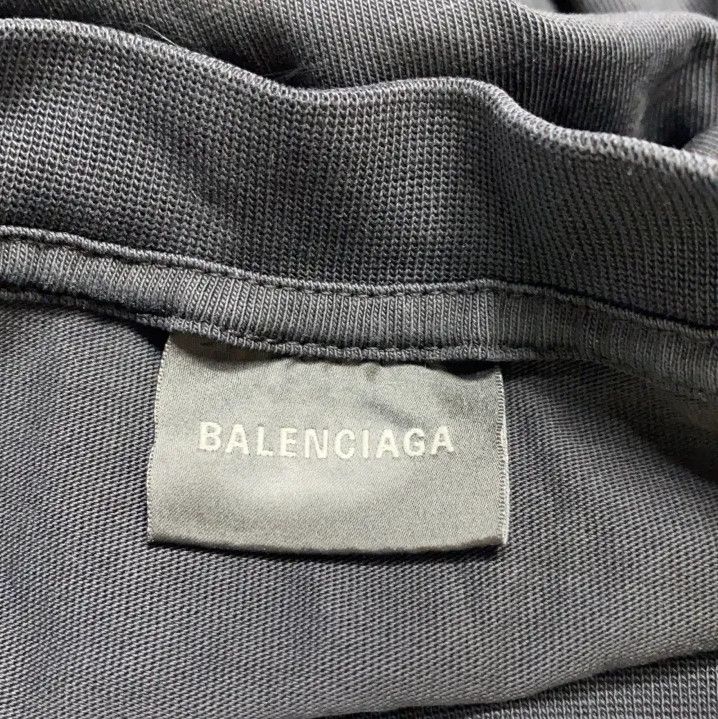 Balenciaga Balenciaga Be Different Embroidered Black T-Shirt Size US M / EU 48-50 / 2 - 4 Thumbnail