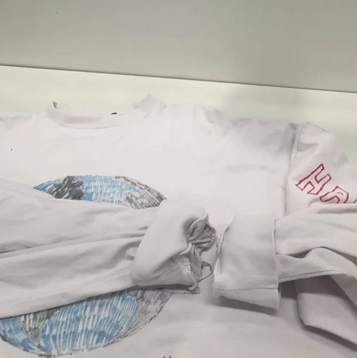 Balenciaga Balenciaga White Graphic Long Sleeve T-Shirt Size US S / EU 44-46 / 1 - 12 Thumbnail