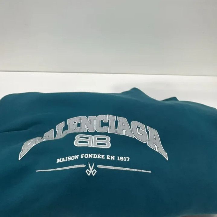 Balenciaga Balenciaga Blue Logo Hoodie for Men Size US S / EU 44-46 / 1 - 9 Thumbnail