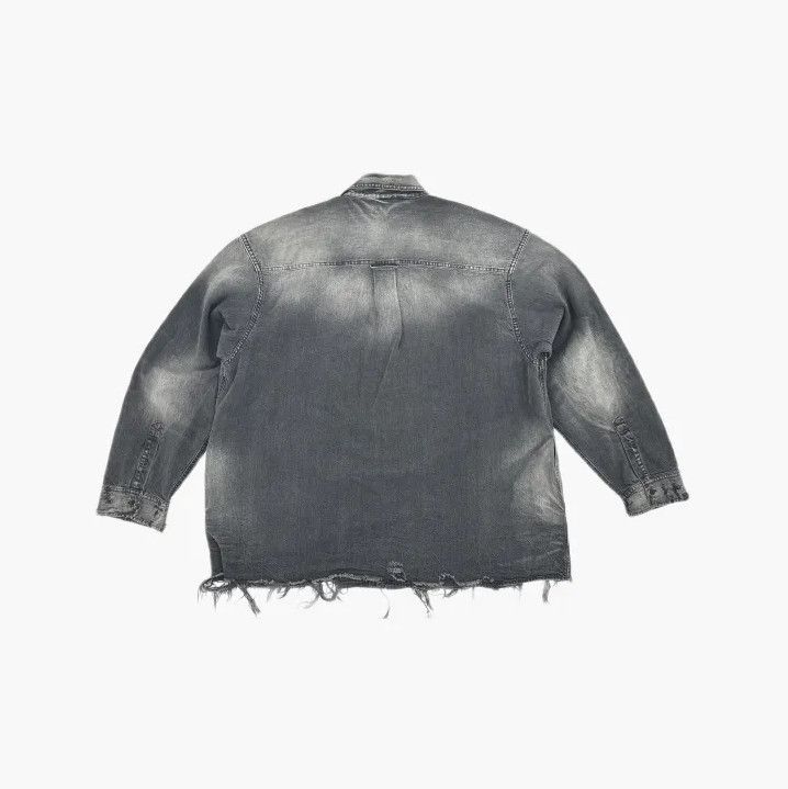 Balenciaga Balenciaga SS21 Ripped Denim Long Sleeve Shirt Size US M / EU 48-50 / 2 - 3 Thumbnail