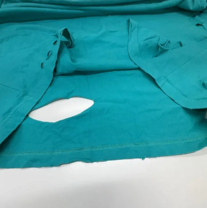 Balenciaga Balenciaga Distressed Round Neck Short Sleeve T-Shirt Size US XS / EU 42 / 0 - 10 Thumbnail