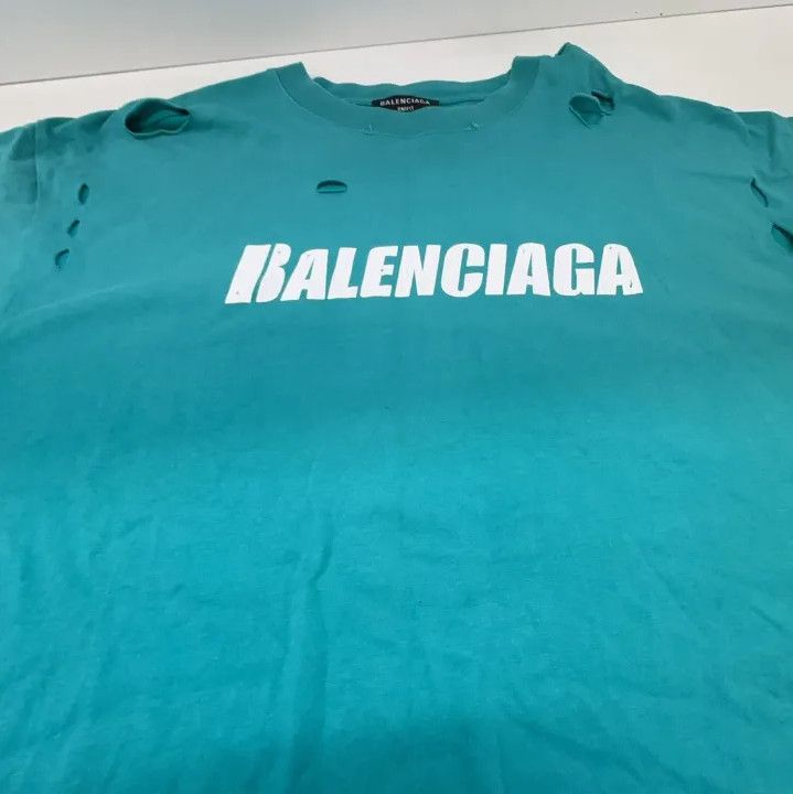 Balenciaga Balenciaga Distressed Round Neck Short Sleeve T-Shirt Size US XS / EU 42 / 0 - 8 Thumbnail