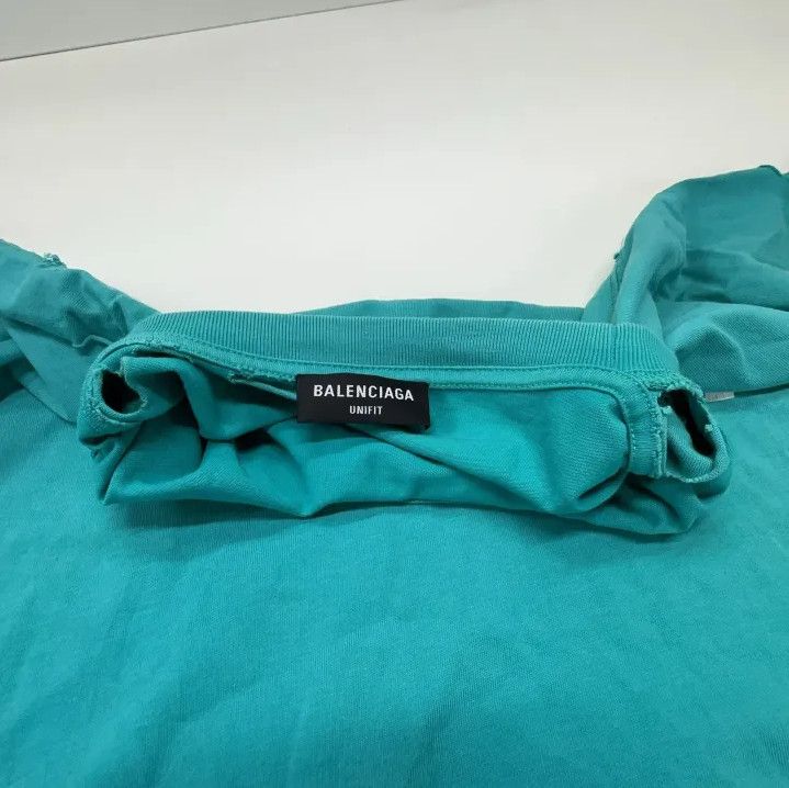 Balenciaga Balenciaga Distressed Round Neck Short Sleeve T-Shirt Size US XS / EU 42 / 0 - 7 Thumbnail