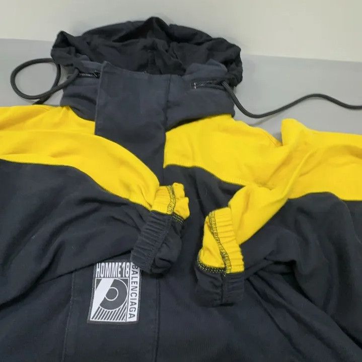 Balenciaga Balenciaga Color-Blocked Long Sleeve Sweatshirt for Men Size US L / EU 52-54 / 3 - 12 Thumbnail