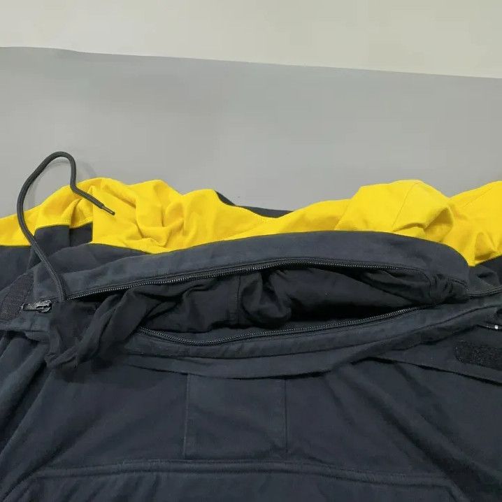 Balenciaga Balenciaga Color-Blocked Long Sleeve Sweatshirt for Men Size US L / EU 52-54 / 3 - 9 Thumbnail