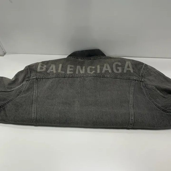 Balenciaga Balenciaga Men’s Vintage Wash Denim Jacket Size US L / EU 52-54 / 3 - 15 Thumbnail