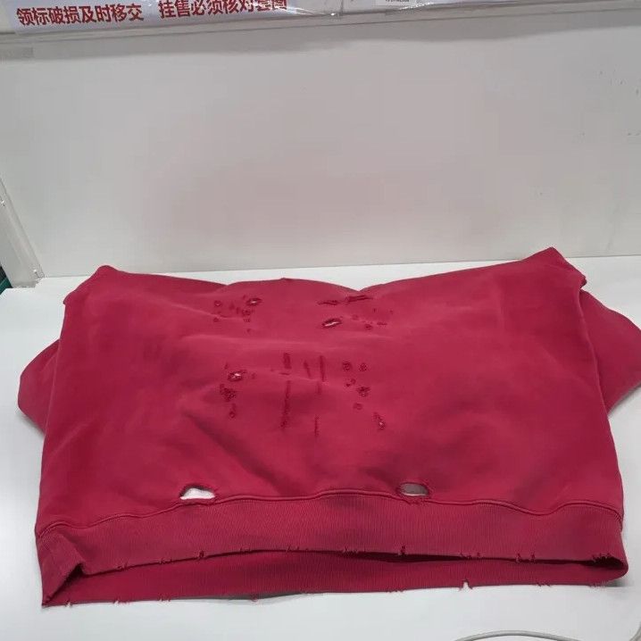 Balenciaga Balenciaga Classic Distressed Red Hooded Sweatshirt Size US XXS / EU 40 - 16 Thumbnail