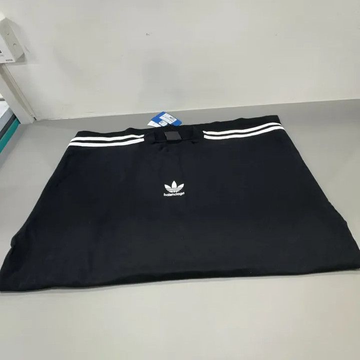Balenciaga Balenciaga x Adidas Logo Print Black T-Shirt Size US L / EU 52-54 / 3 - 7 Thumbnail