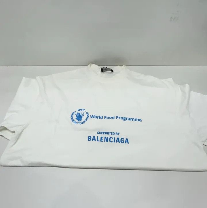 Balenciaga Balenciaga World Food Programme Logo T-Shirt Size US M / EU 48-50 / 2 - 8 Thumbnail
