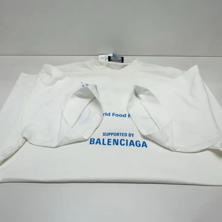 Balenciaga Balenciaga World Food Programme Logo T-Shirt Size US M / EU 48-50 / 2 - 9 Thumbnail