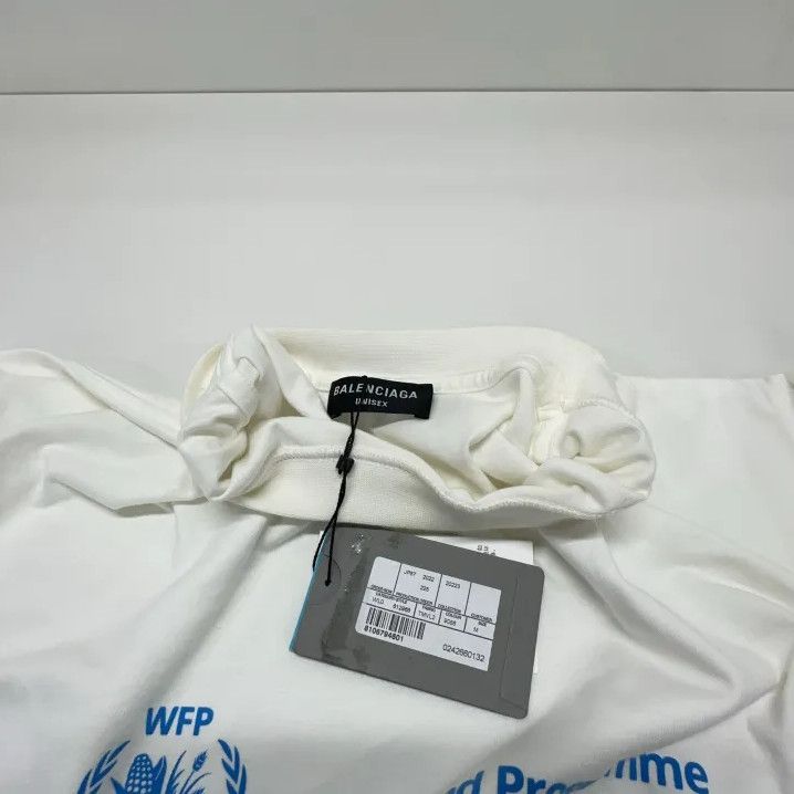 Balenciaga Balenciaga World Food Programme Logo T-Shirt Size US M / EU 48-50 / 2 - 7 Thumbnail