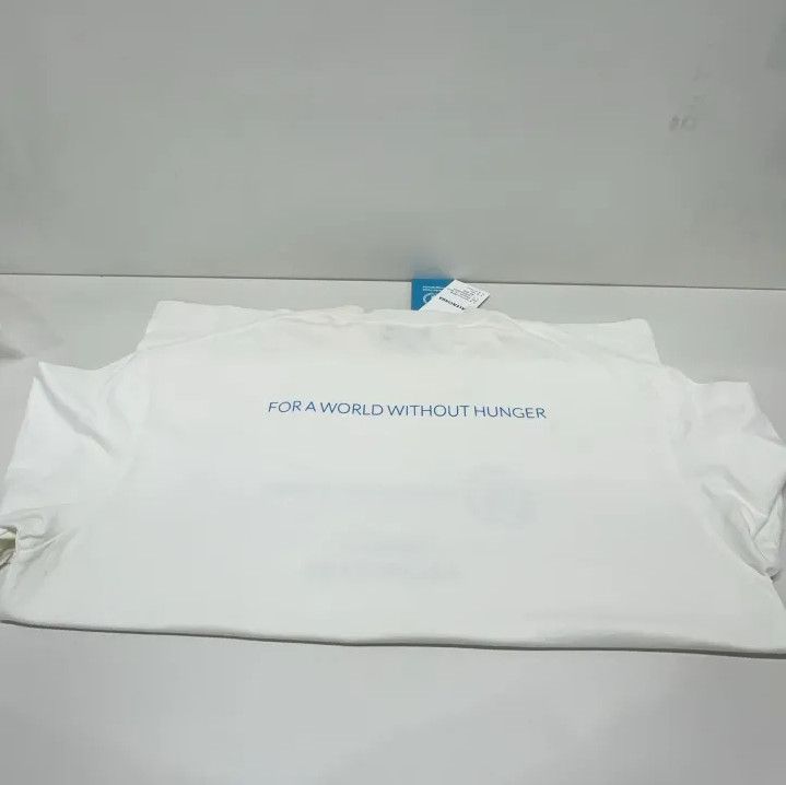 Balenciaga Balenciaga World Food Programme Logo T-Shirt Size US M / EU 48-50 / 2 - 12 Thumbnail