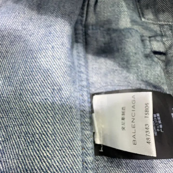 Balenciaga Balenciaga Denim Jacket with Pockets for All Genders Size US L / EU 52-54 / 3 - 9 Thumbnail