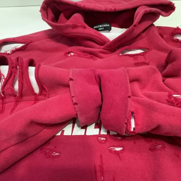 Balenciaga Balenciaga Distressed Logo Red Hoodie for Unisex Size US XS / EU 42 / 0 - 7 Thumbnail
