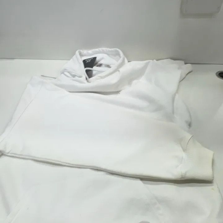 Balenciaga Balenciaga White Hoodie with Back Logo Size US S / EU 44-46 / 1 - 14 Thumbnail